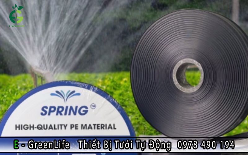Cuộn ống phun mưa giúp người dùng không tốn công chăm sóc cây